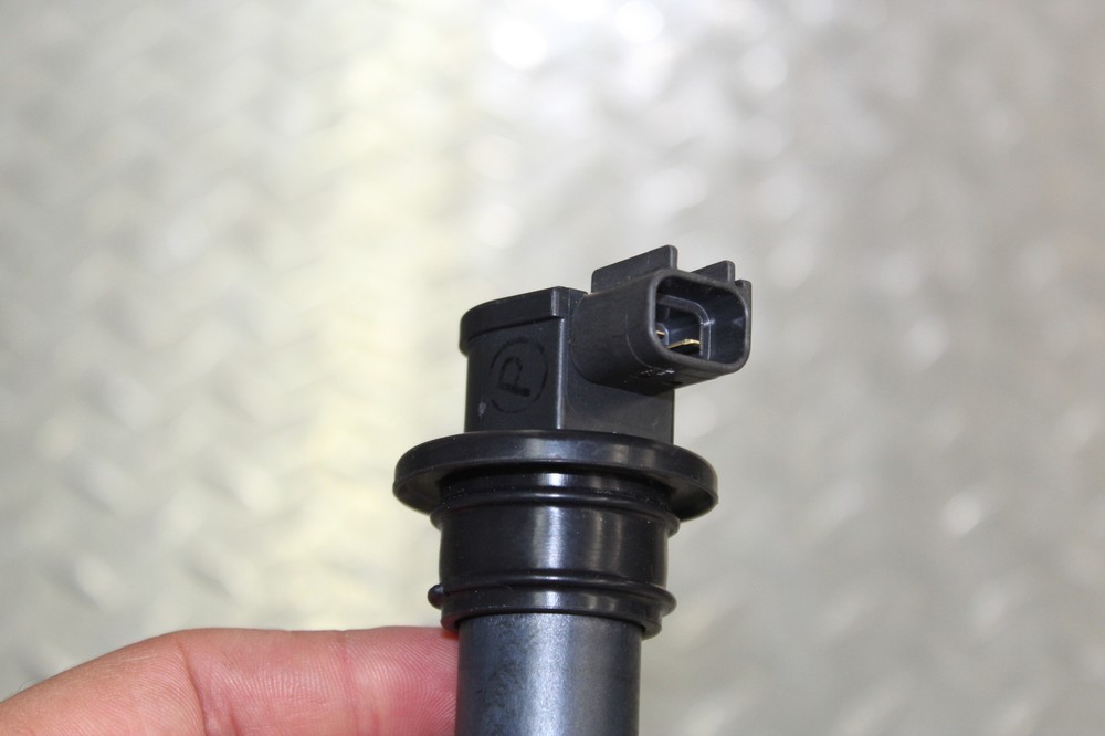2011 TRIUMPH SPEED TRIPLE IGNITION COIL SPARK PLUG CAP