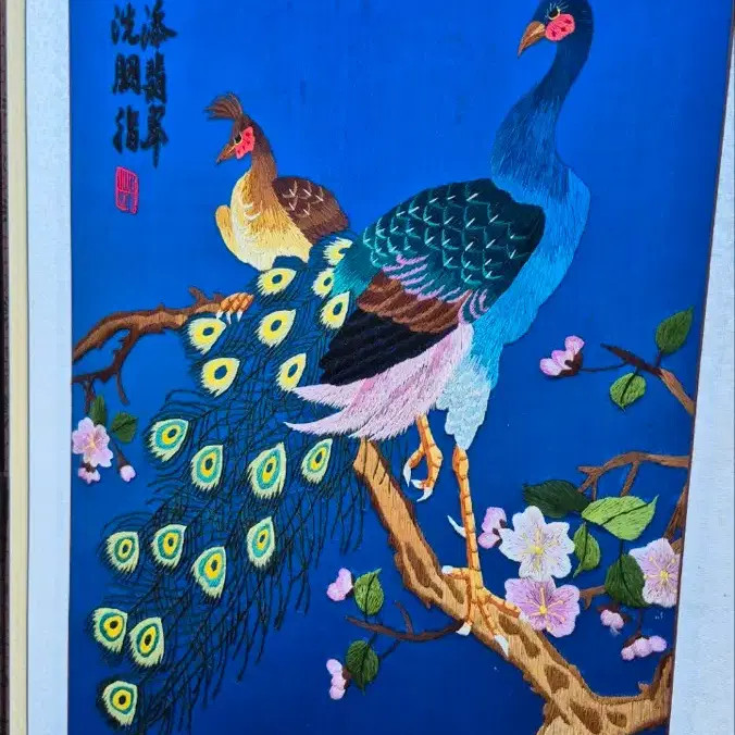 Embroidery Fan Screen - Handcrafted Artistic Work