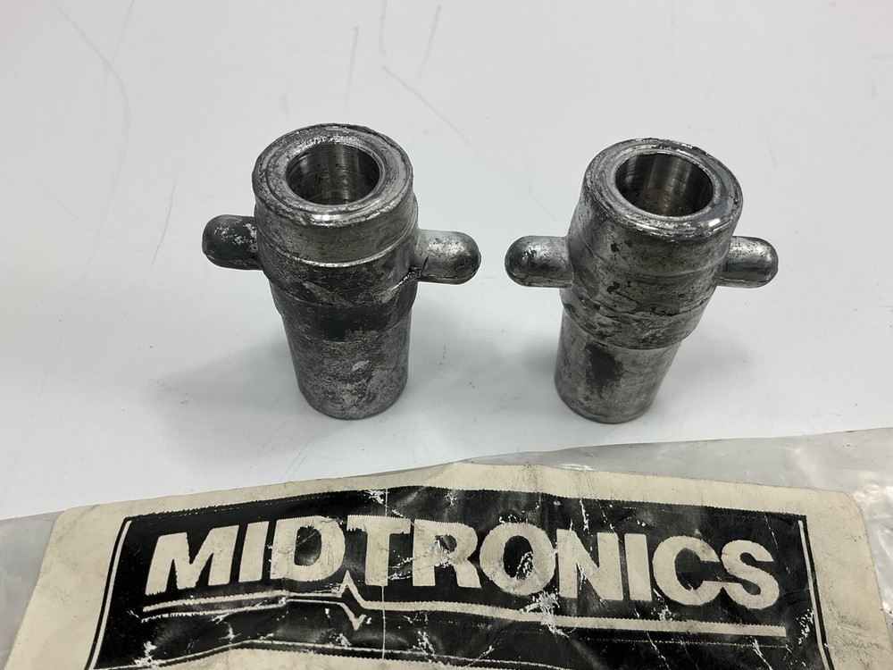 Midtronics A008 Female Lead Stud Adapters Group 31 / Top Threaded Post (1 Pair)