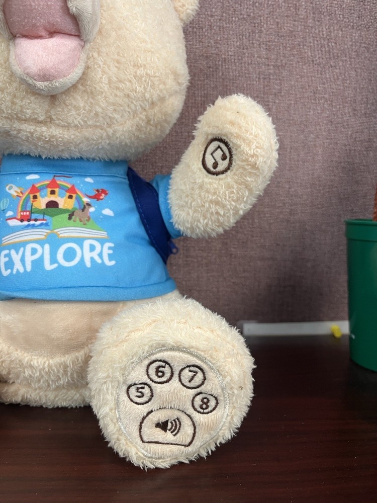 Spark create imagine, interactive learning, bear sings And Lights Up.