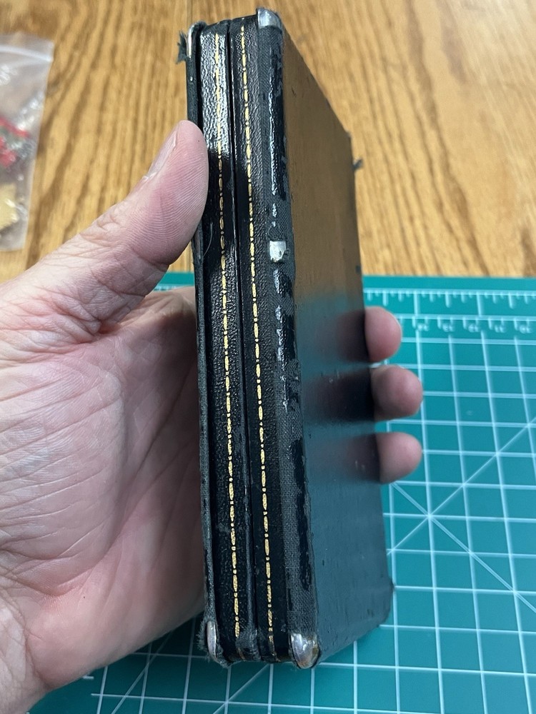 WWII Distinguished Flying Cross Box / Case