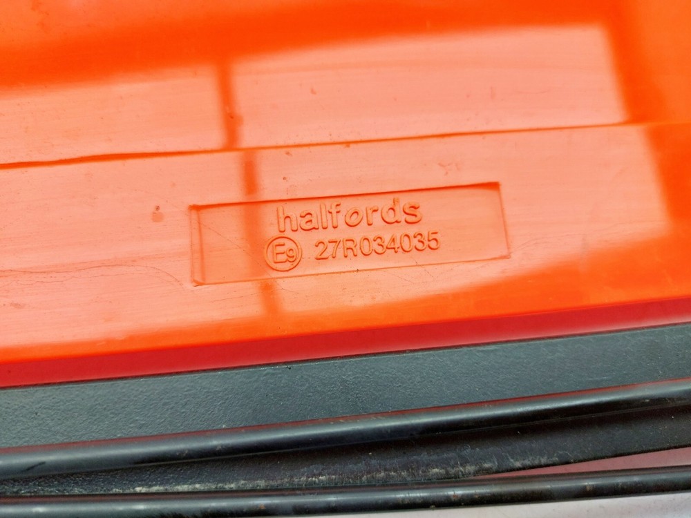 AUDI TT MK3 8S HAZARD WARNING TRIANGLE 2016