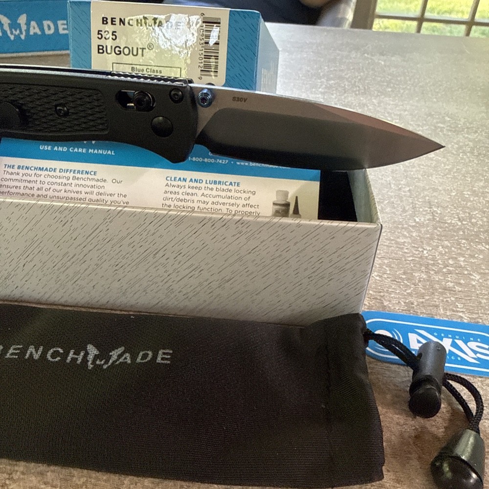 Bugout* 535 Black S30V AXIS Lock EDC Stainless Blade Authniticity unverified
