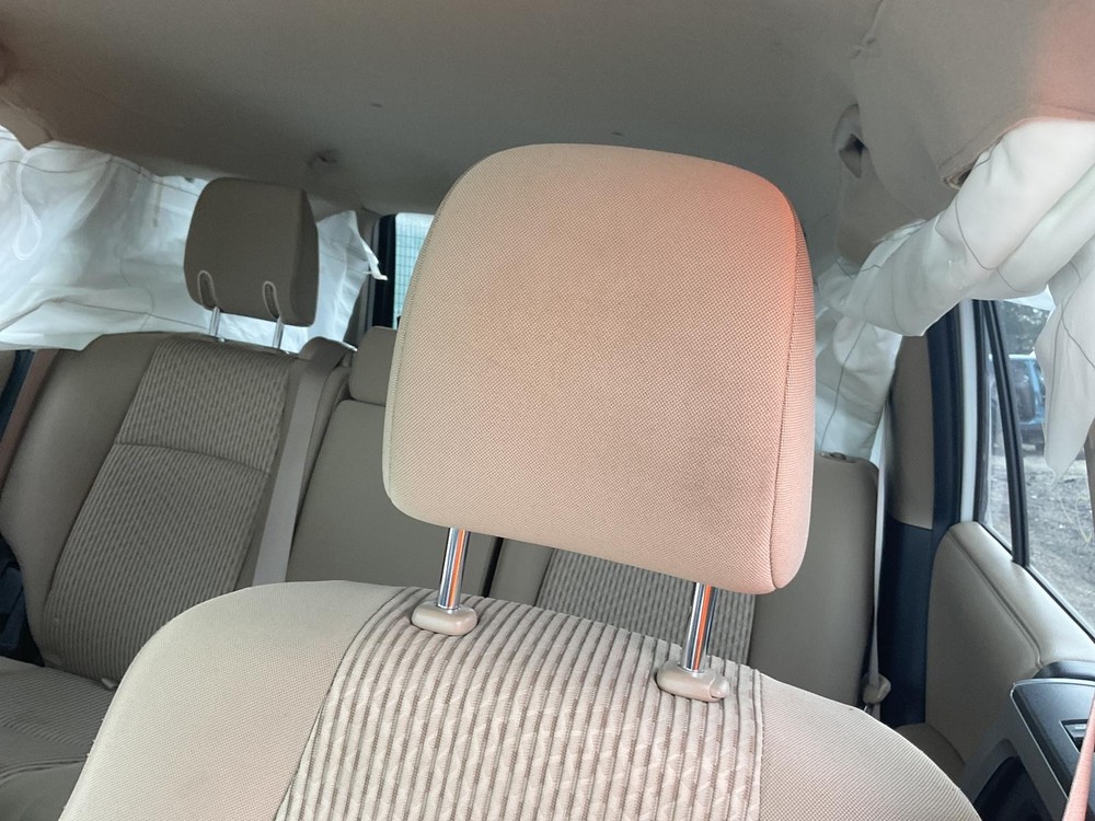 Used Headrest fits: 2016 Toyota 4 runner  Grade A