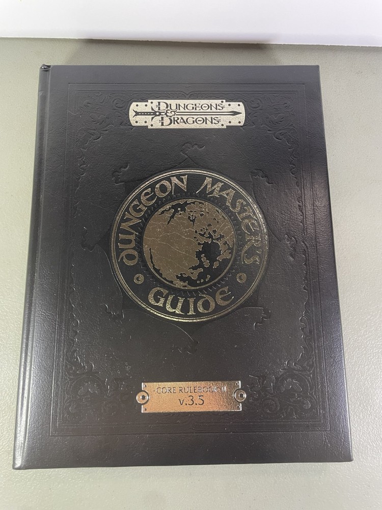 Dungeons & Dragons 3.5 Dungeon Master's Guide - Limited Edition - Leatherbound
