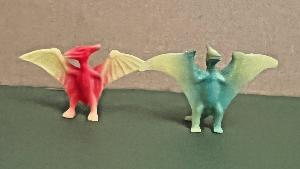 35 pcs - LITTLE colorful PLASTIC DINOSAURS & TREES!