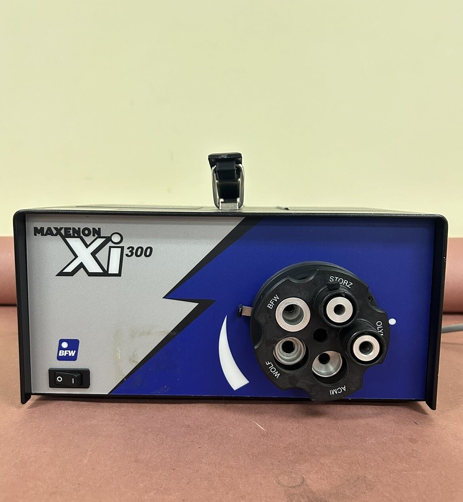 MAXENON Xi 300 Xenon Medical Light Source