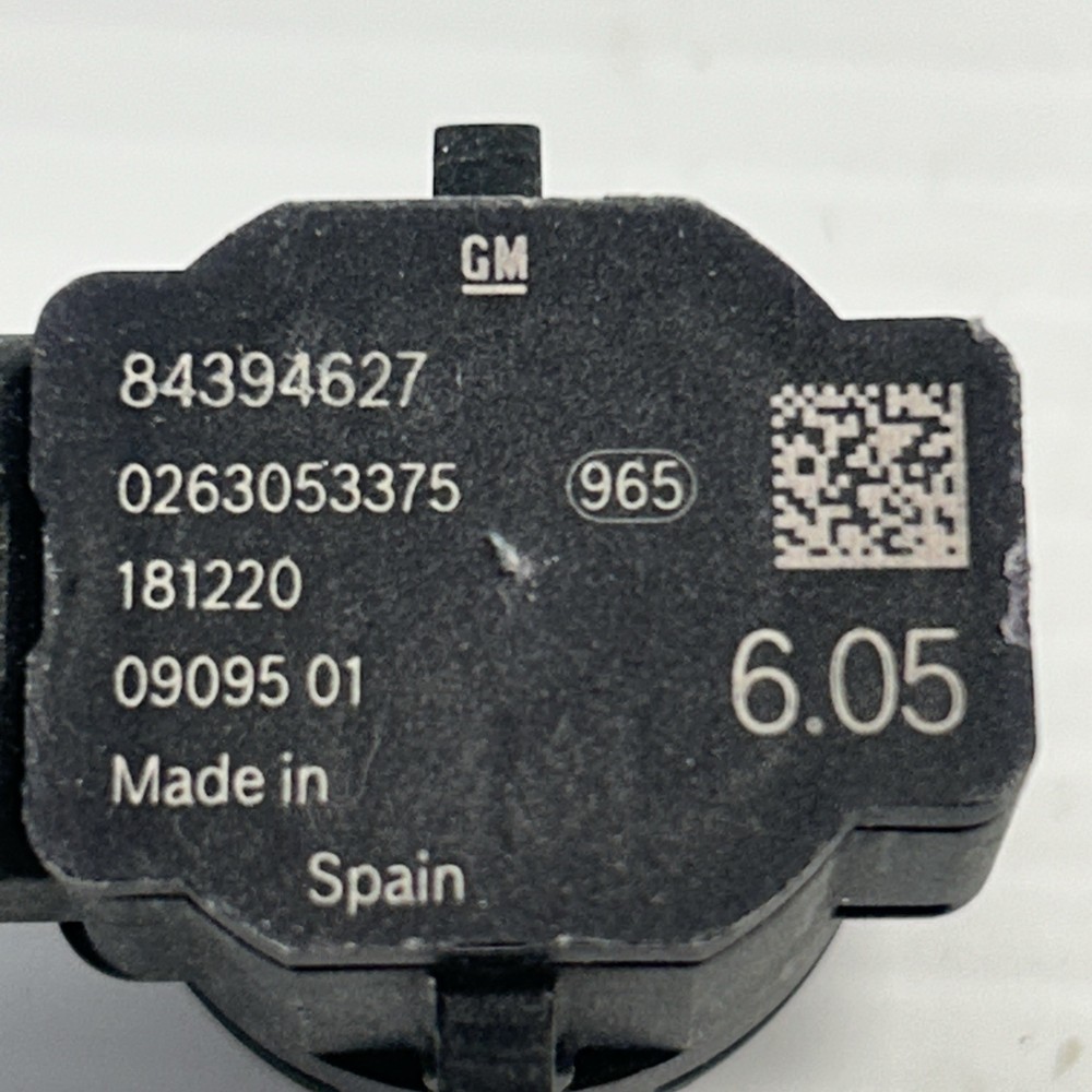 2015-2021 XT4 GM Genuine Part PDS Sensor 84394627