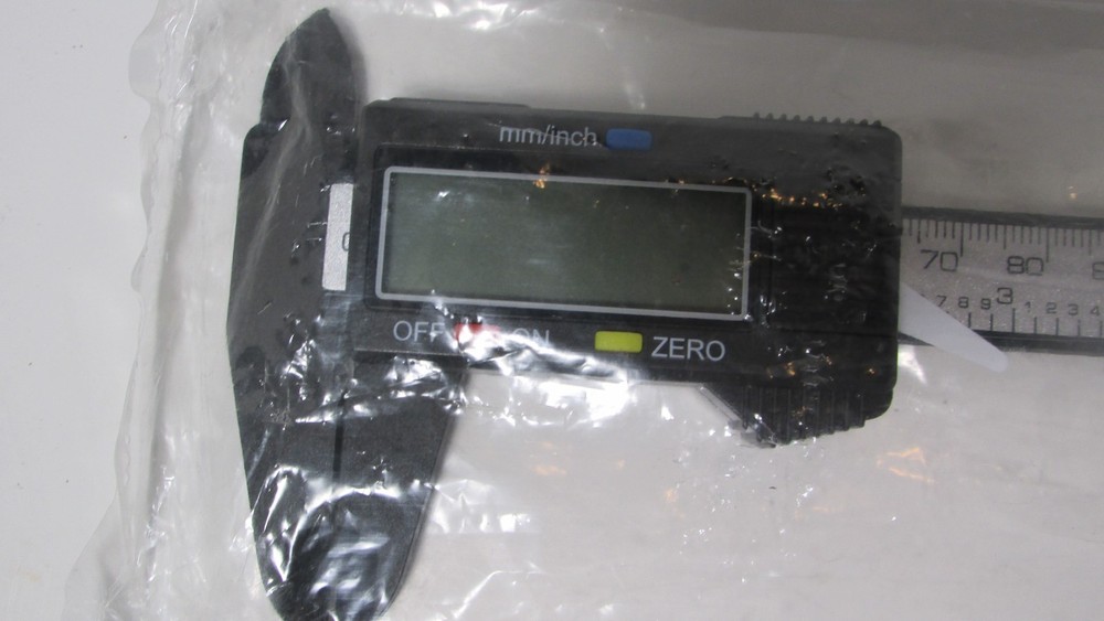Electronic digital caliper digital display battery operated