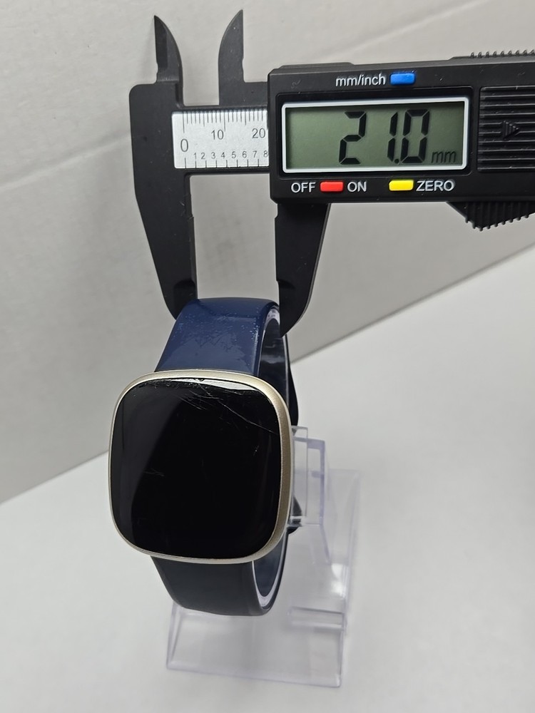 Fitbit Versa 3 FB511 Smartwatch GPS Heart Rate SpO2 Activity Tracker - Read Dis