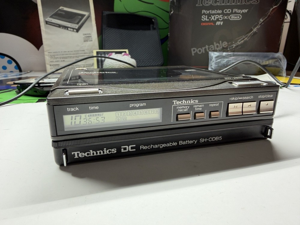TECHNICS SL-XP5 Portable CD Player w/ Accessory’s Tested Japan 🇯🇵 vintage