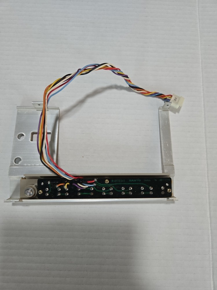 Sanyo RD-5370 Cassette Deck Button Assembly