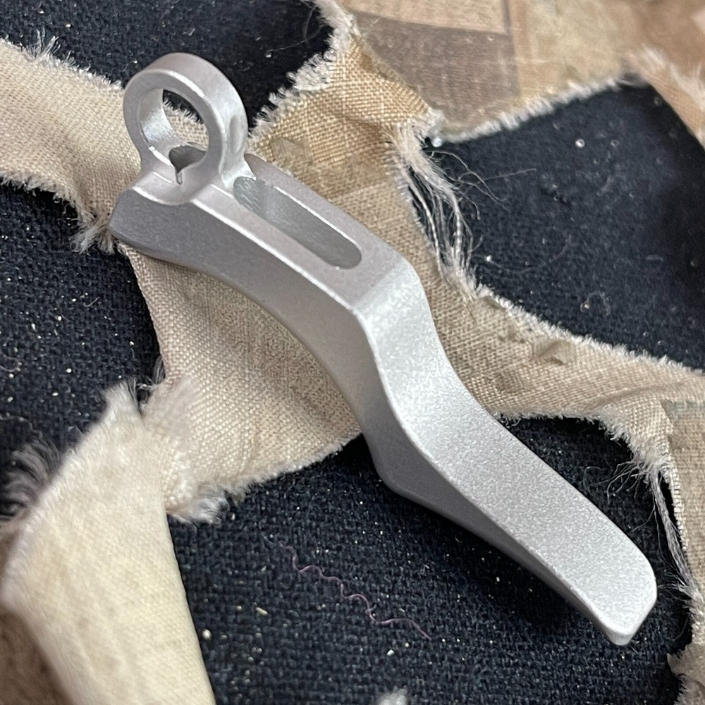 NEW Core Geo CS2 Hyper Deuce Trigger - Dust Silver