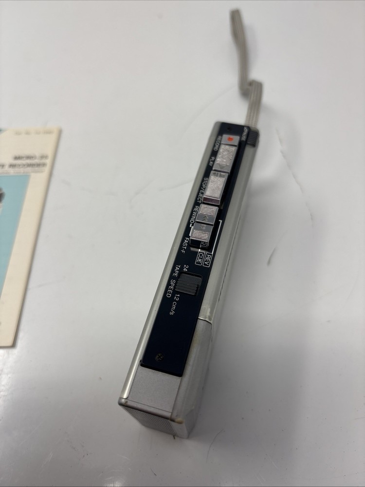 Realistic Micro-25 14-1040 Voice MicroCassette Recorder Untested