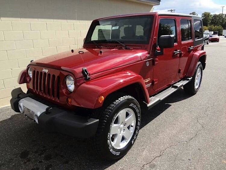 Touch Up Paint for Dodge trucks with paint code PRP, Deep Cherry Red. 1 oz.
