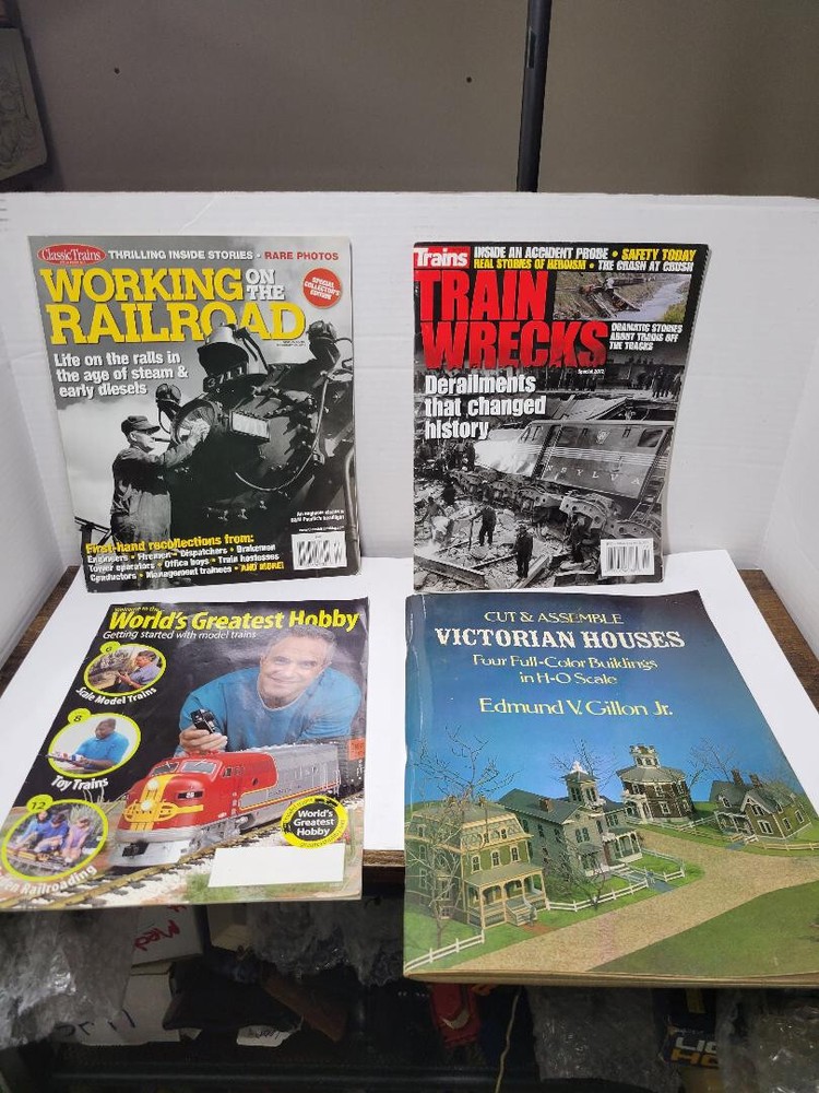 Lionel Booklet Lot