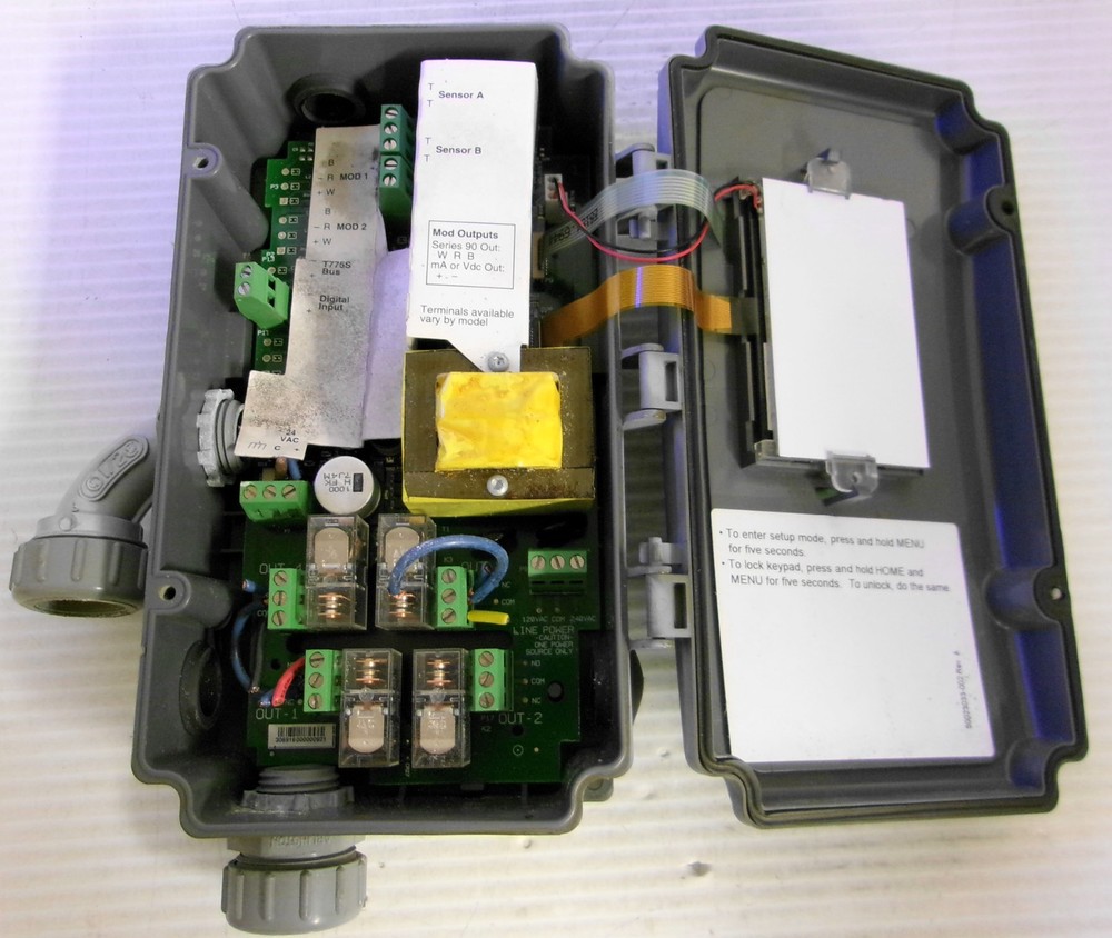 Honeywell T775B2024 Temperature Controller 24VAC