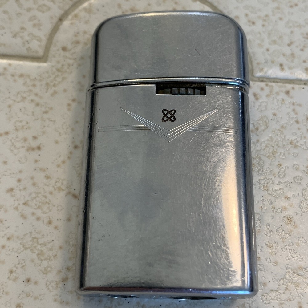 Vintage Ronson Varaflame Windlite Atomic Lighter Silver