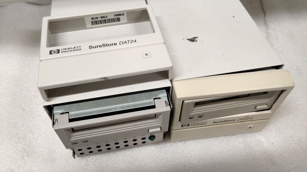 2x HP Sure Storage DAT24 * For Parts