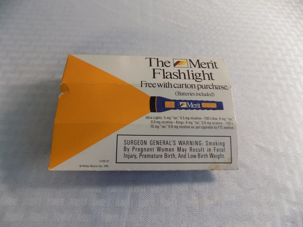 VINTAGE MERIT CIGARETTES PROMO FLASHLIGHT NEW IN BOX 1991