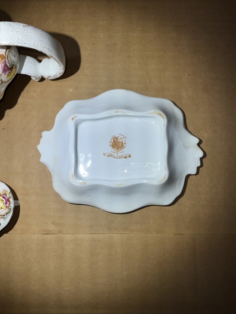 Albion pottery UK WILTON pattern teapot CIRCA 1920 Small Chip