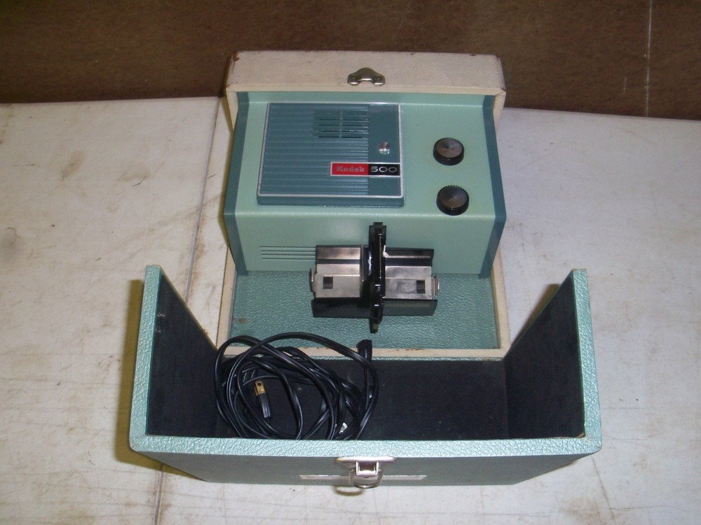 Vintage Kodak 500 Projector in Case, Tested For Power, Powers On