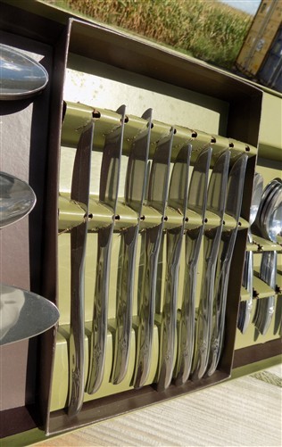 Rogers & Bro, Stainless Silverware, Set 61 Pieces, Caprice Flatware Tableware
