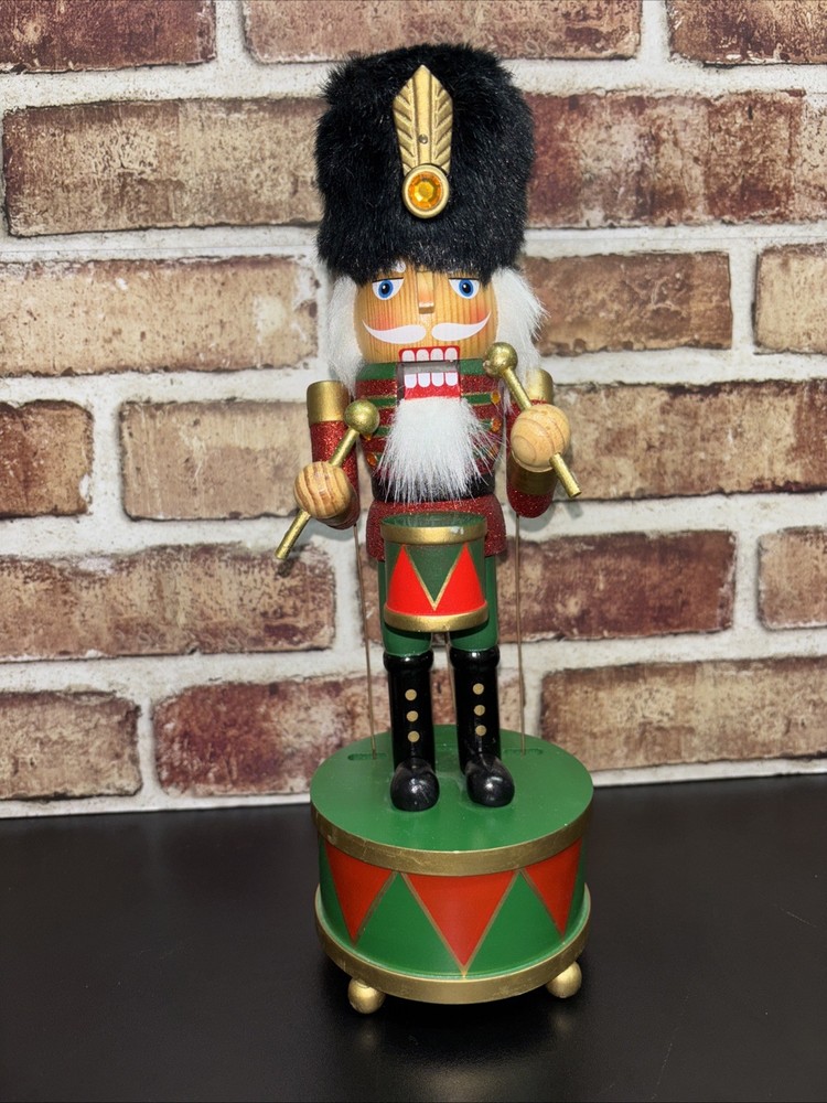 Nutcracker Wind-up Musical Marching Drummer