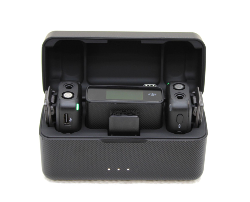 DJI Mic Dual-Transmitter Compact Digital Wireless Microphone Recorder ASB01