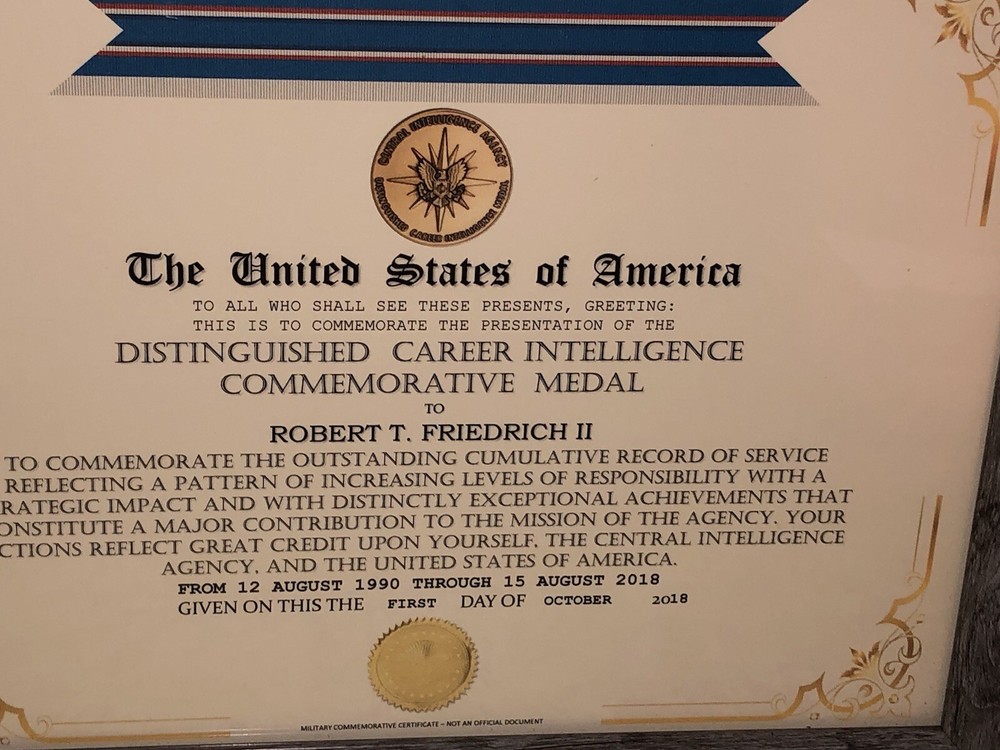 CIA - DISTINGUISHED CAREER INTELLIGENCE COMMEMORATIVE MEDAL CERTIFICATE Type-1
