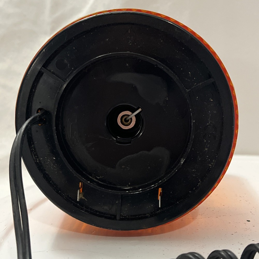 Rotating Beacon Light, Yellow Globe, 12 Volt, Lighter Plug & Cord, Magnet Base.