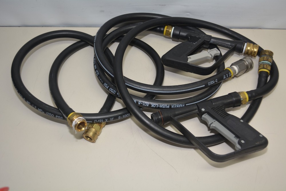 Lot 2x Spraying Systems Co Spray Guns #W2145