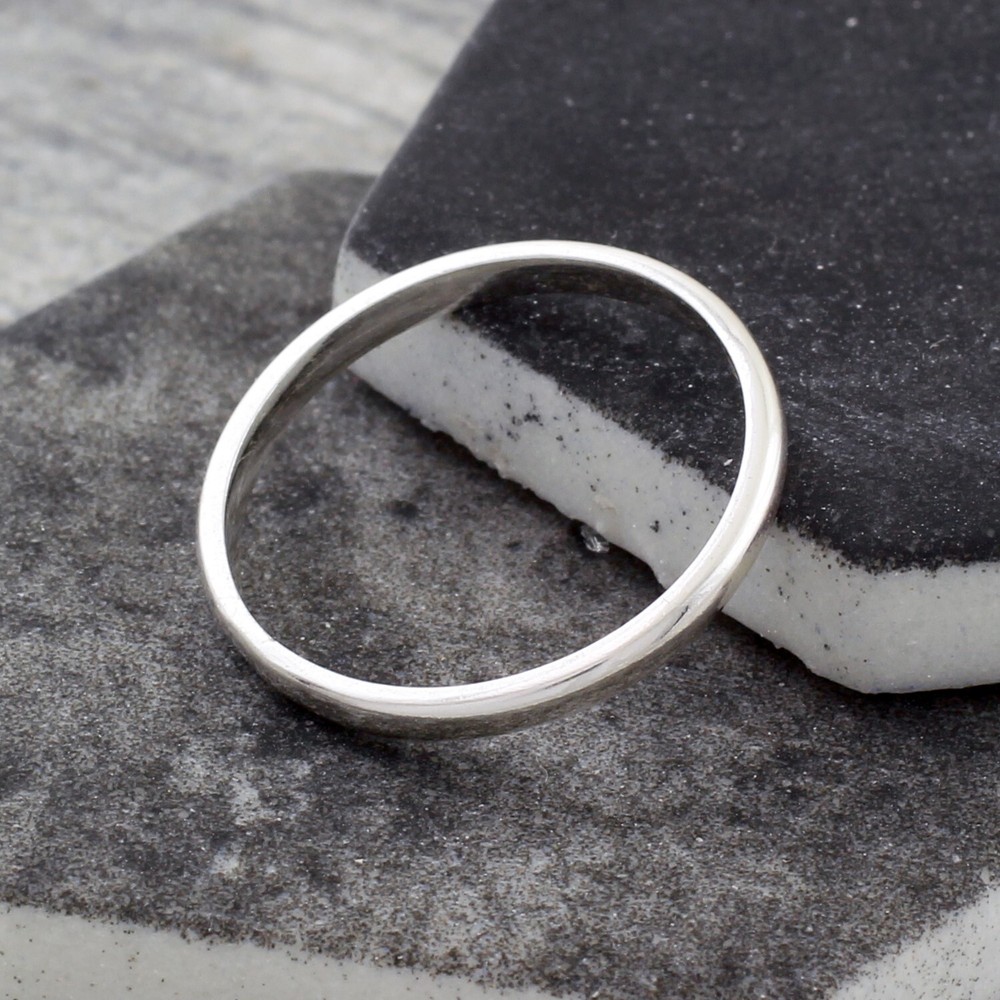925 Sterling Silver Thin Polished Plain Wedding Band Ring 2mm Size 1-13 Avail.