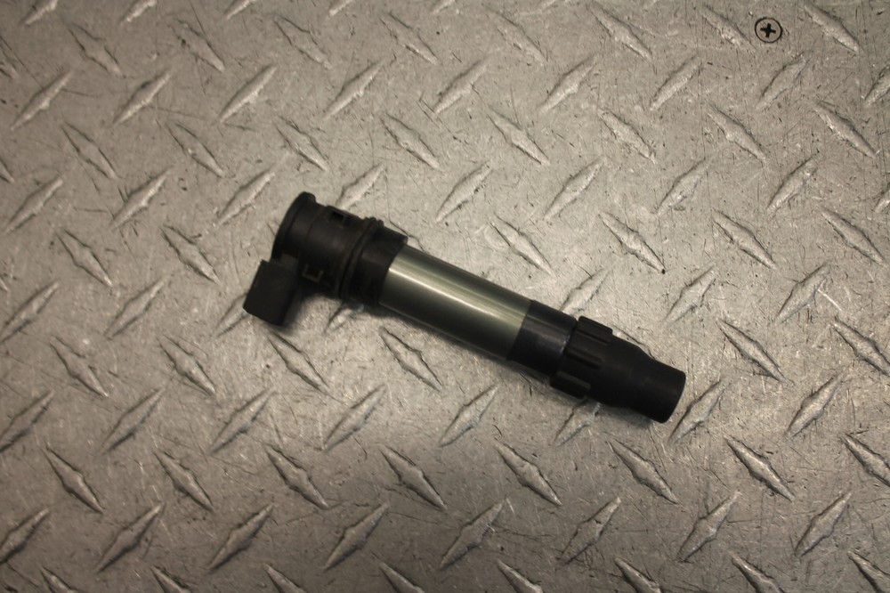 2009 HONDA CBR1000RR IGNITION COIL SPARK PLUG CAP