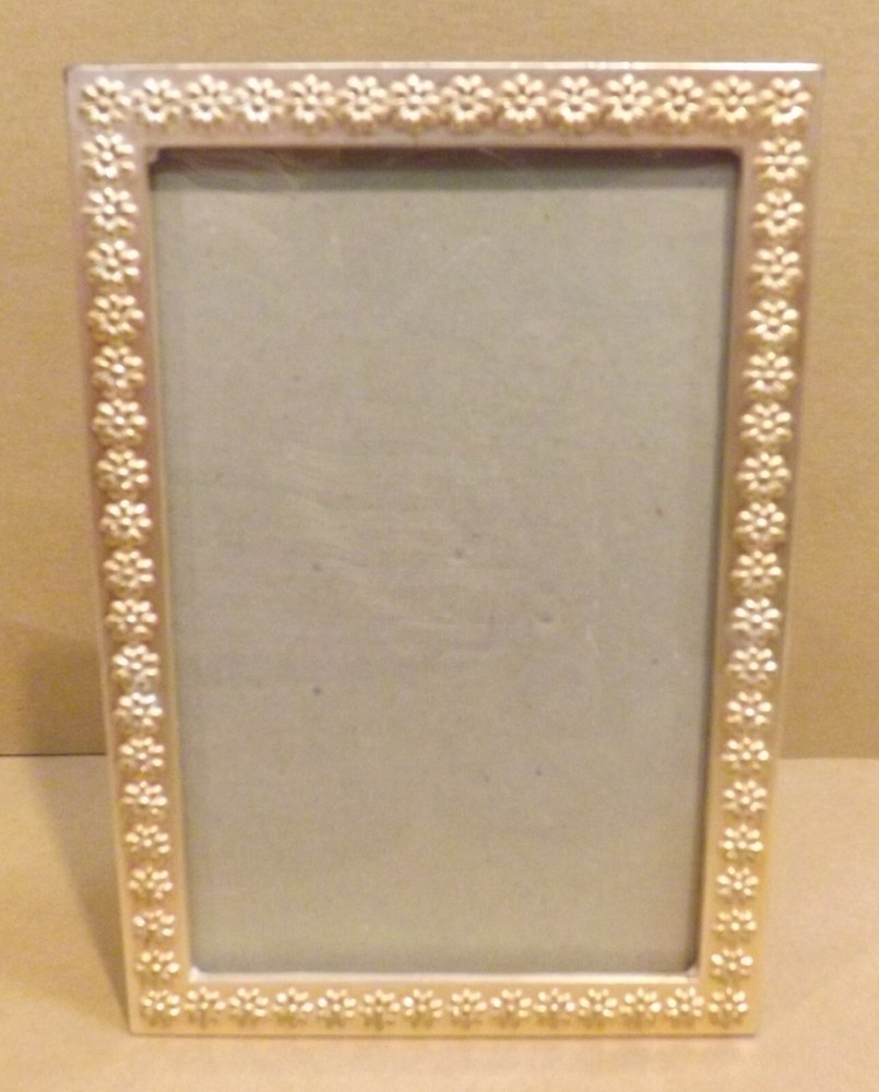 Vintage ELSAL Inc. Picture Frame