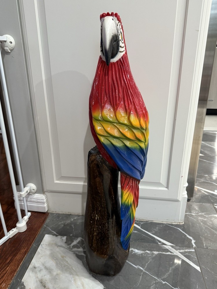 MACA PARROT IN SOLID WOOD MADE IN COLOMBIA.