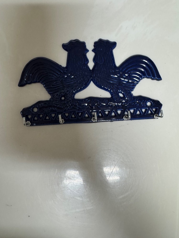 Key Rack with 2 blue roosters