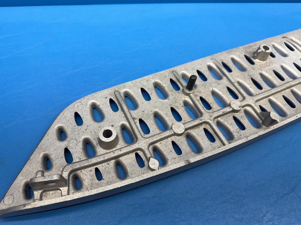 Genuine Paccar A82-6000 Cab Access Fairing Step Assembly