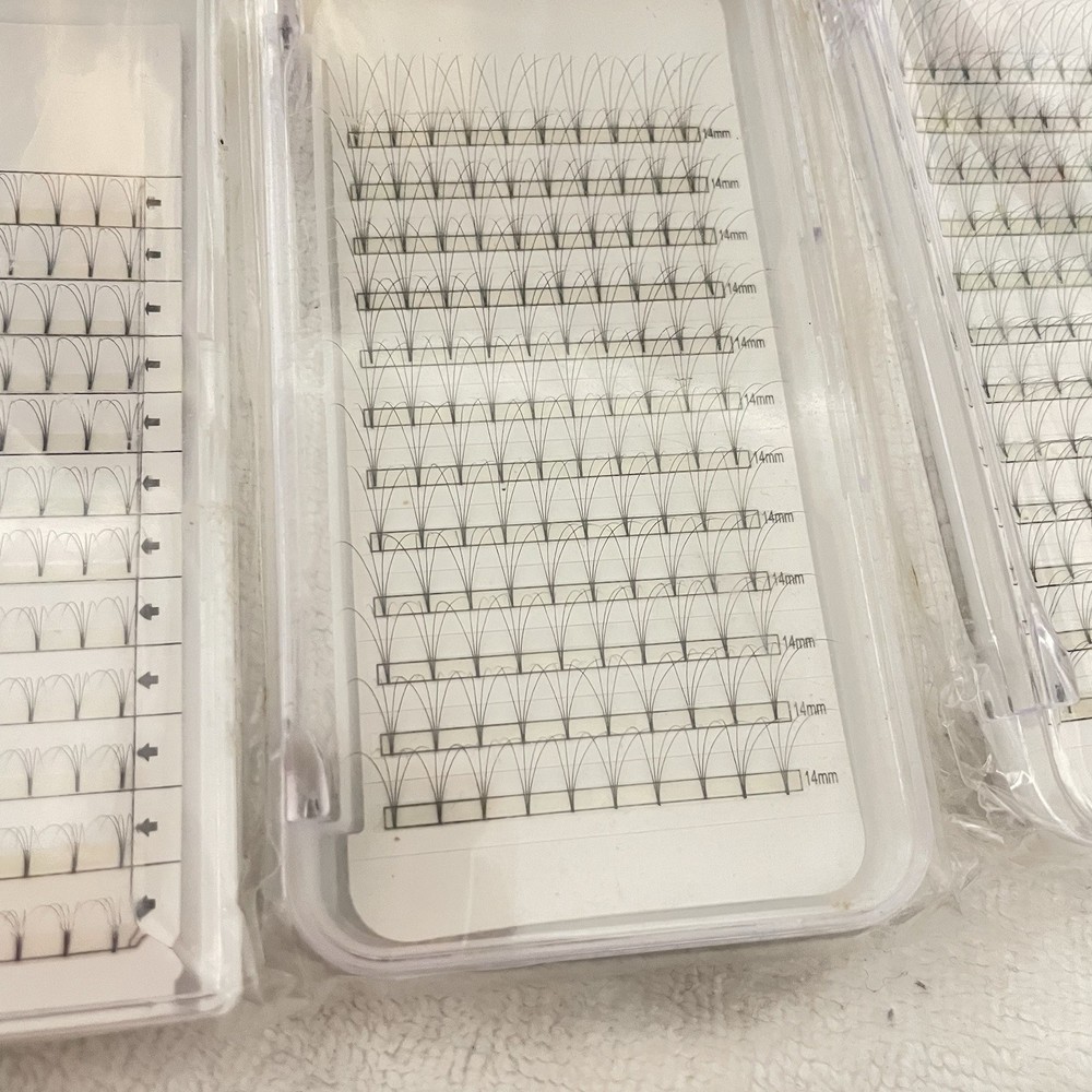 eyelashes extension