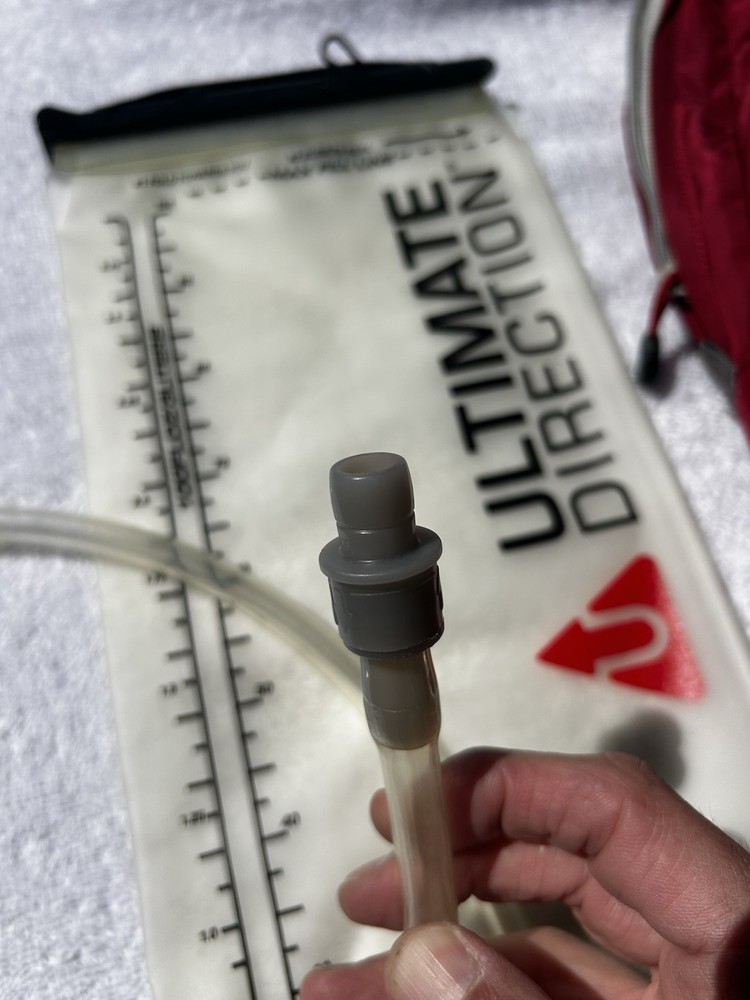 Ultimate Direction Stinger 3L Hydration Pack & Bladder