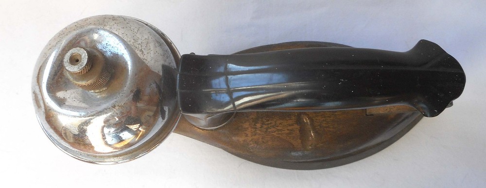 VINTAGE COLMAN INSTANT LITE GAS IRON