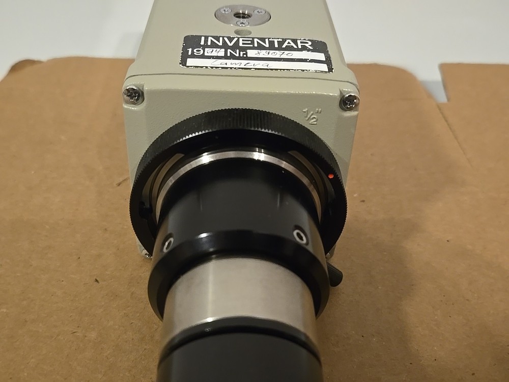 Sony 3CCD-IRIS DXC-930P Microscope Video Camera w/ENG12 Coupler, Lens