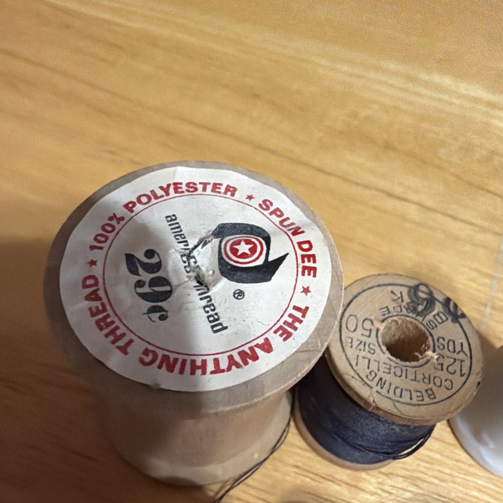 Random Lot Thimbles, Wood Spools