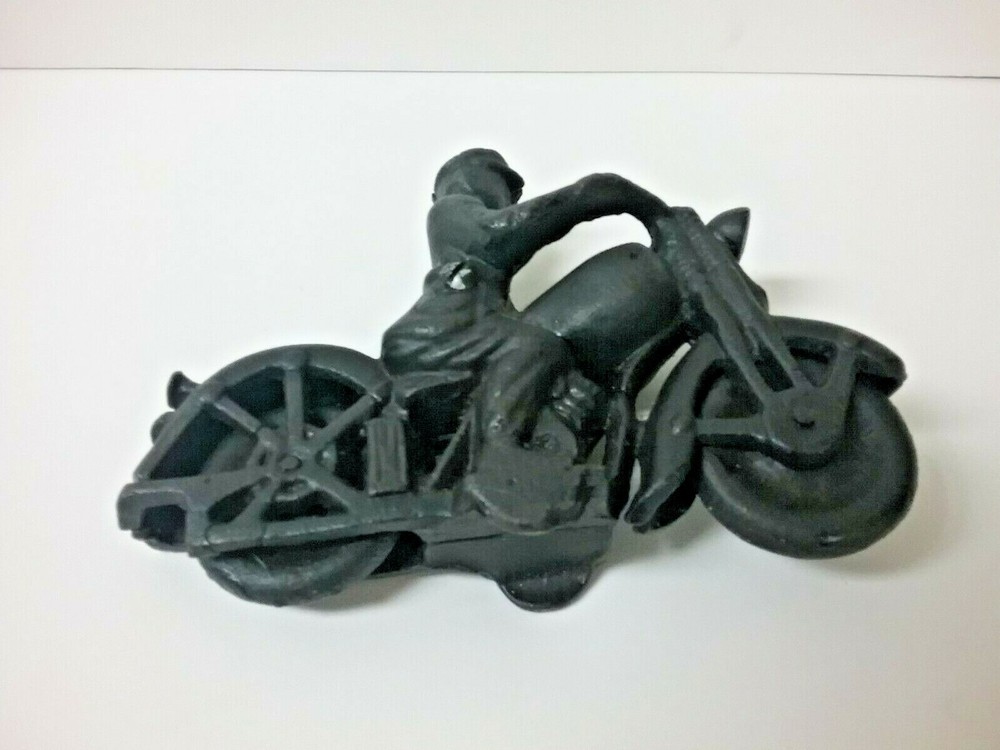 Cast iron POLICEMAN on motorcycle MOVING WHEELS