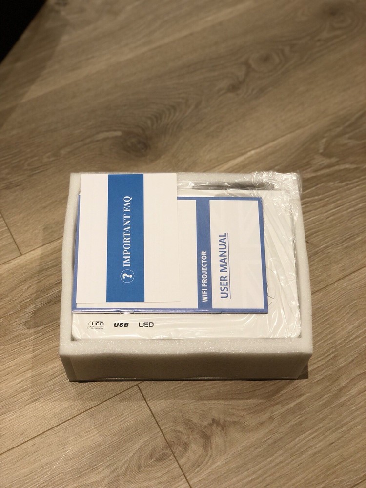 XR21 HDMI 50/60HZ 1.00A Projector