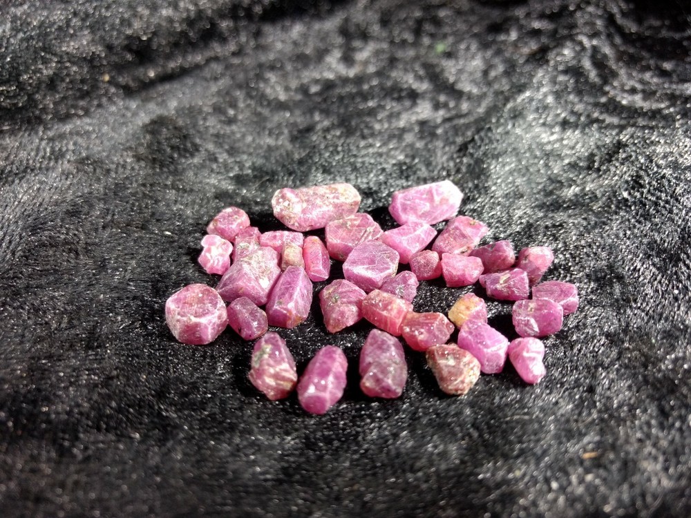 Ruby Crystals Madagascar 80 ct