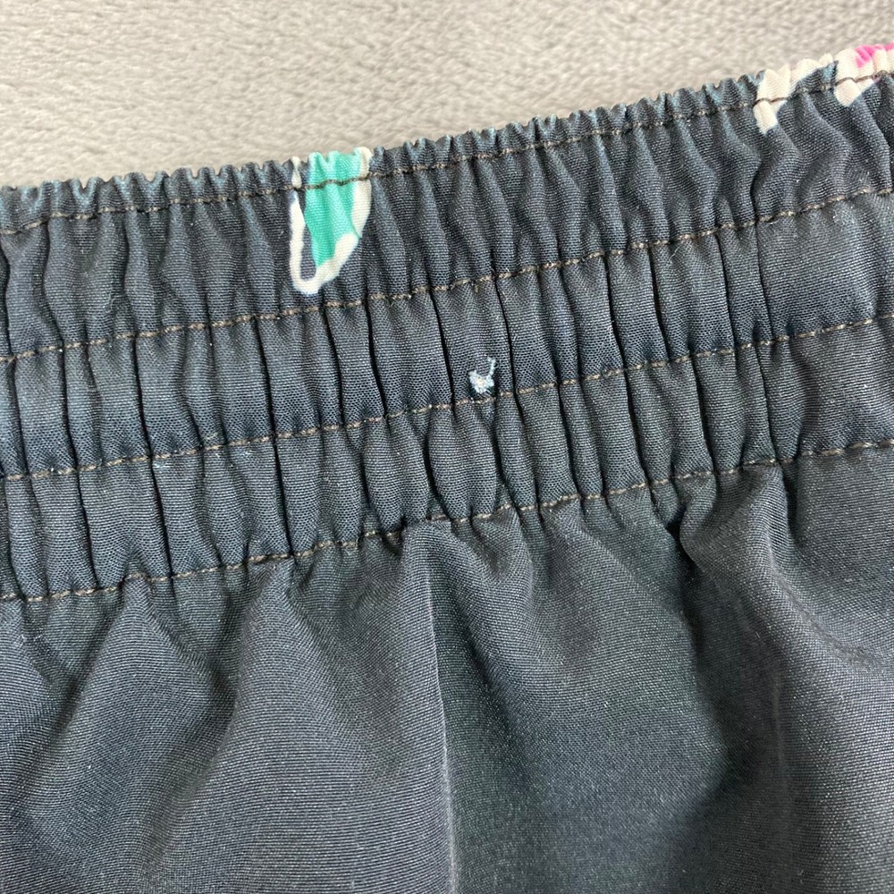 chubbies men's shorts size medium preowned read description