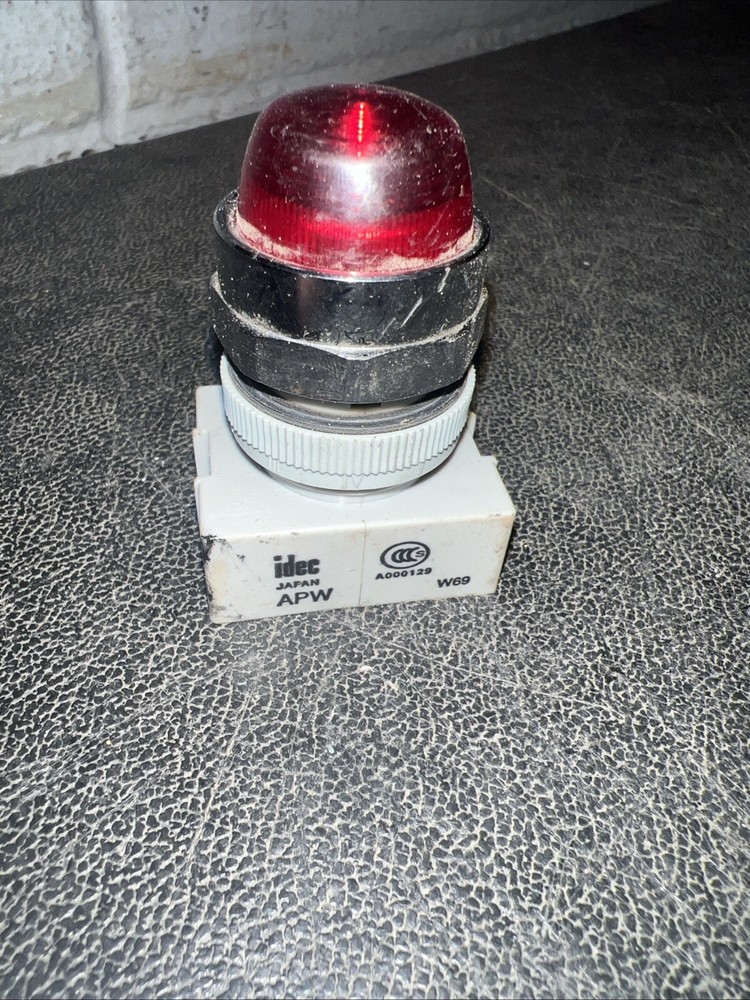 IDEC APW299D-R-120V Red Pilot Light