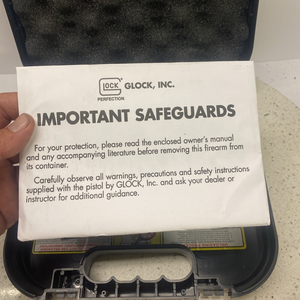 Glock 17 Original Plastic Case W/extras