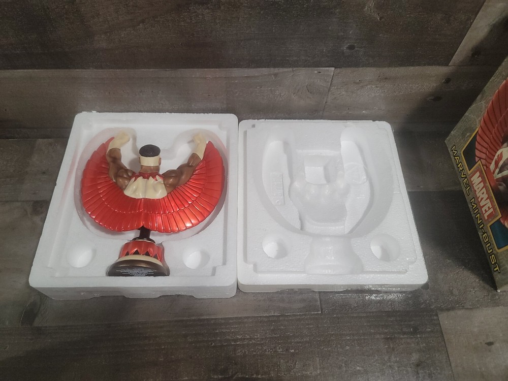 Marvel Bowen The Falcon #2651/3000